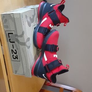 Lebron Soldier 13